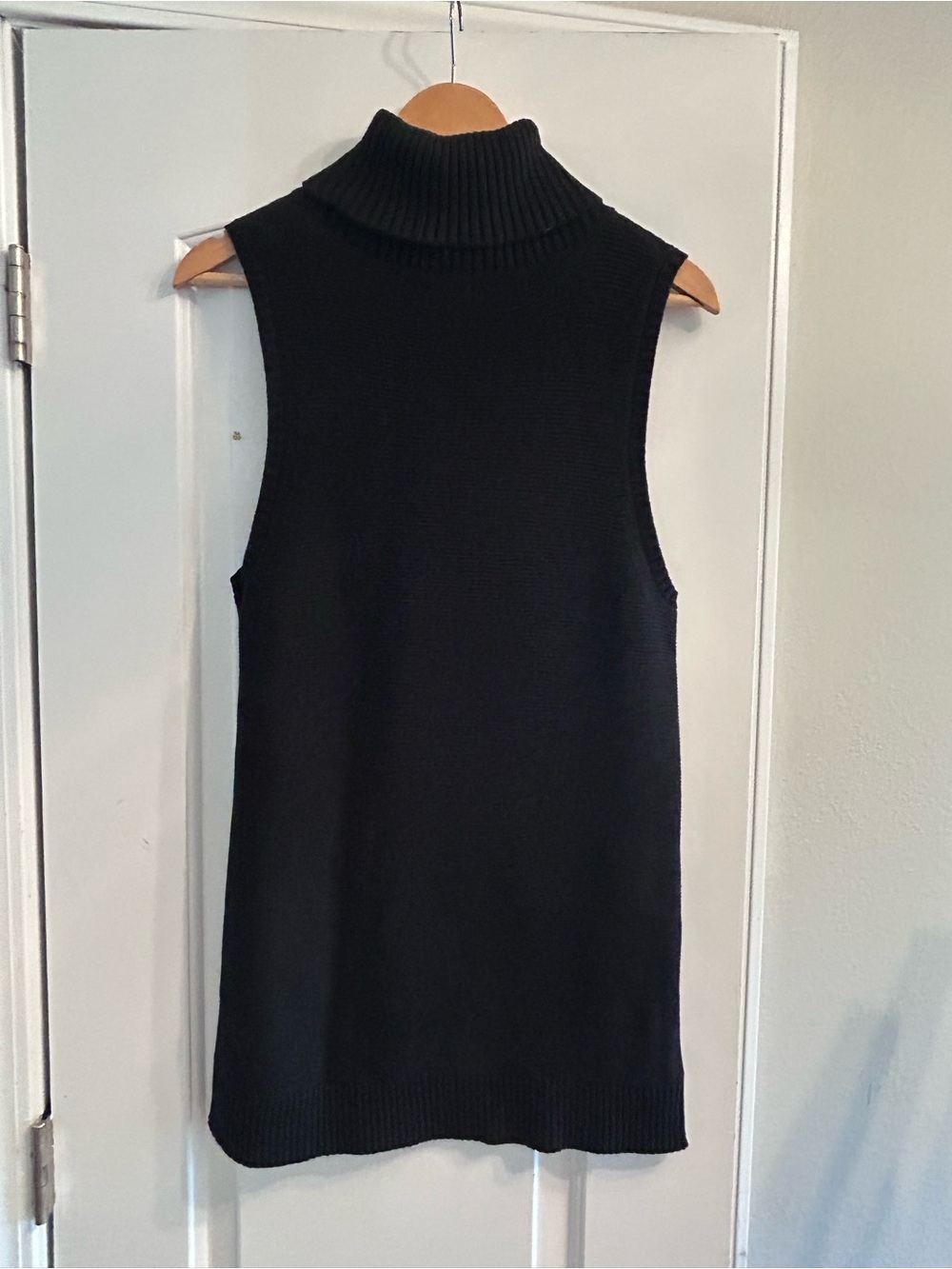 J.Crew Black Sleeveless Turtleneck Ribbed Sweater Tunic Top Size Medium NWT - Picture 4 of 5